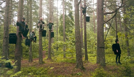 Dal bosco al museo, a Bolzano è il momento di Transart. Festival che dal 2001 esplora il confine tra arte, musica e performance Dal bosco al museo, a Bolzano è il momento di Transart. Festival che dal 2001 esplora il confine tra arte, musica e performance