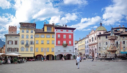 Tanto Sud, e un po’ di Nord Est. Ecco le ventuno città candidate al titolo di “Capitale Italiana della cultura 2018” Tanto Sud, e un po’ di Nord Est. Ecco le ventuno città candidate al titolo di “Capitale Italiana della cultura 2018”