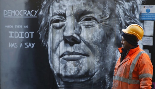 Da Kara Walker al MOCA, il mondo dell’arte statunitense – e non solo – di nuovo sul piede di guerra contro Trump. Ecco la petizione per fermare il “travel ban” Da Kara Walker al MOCA, il mondo dell’arte statunitense – e non solo – di nuovo sul piede di guerra contro Trump. Ecco la petizione per fermare il “travel ban”