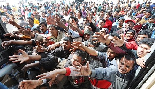 Politici, state a sentire! Offrite aiuto ai rifugiati, e cercate soluzioni a lungo termine! Firmato un gruppo di artisti mondiali