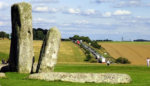 Un tunnel sotto Stonehenge. Gli archeologi insorgono contro il progetto di Highways England
