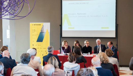 A cena con Spoerri e occhio al collezionismo. I numeri della tredicesima edizione di Artverona