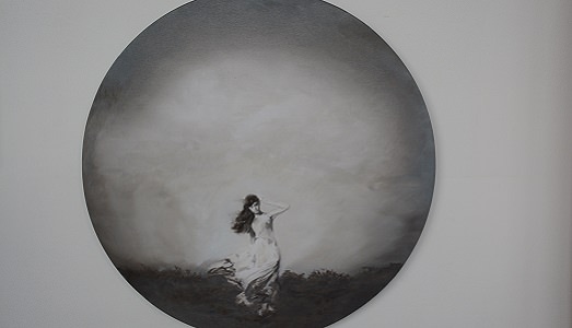 Nieves Alberruche, ovvero un viaggio perennemente in biblico tra sogno e realtà. Che apre le sue porte alla Honos Art
