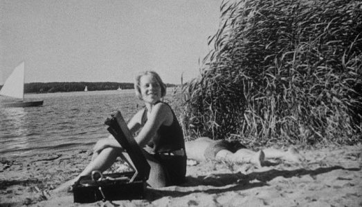 Un meeting tra film e arte contemporanea. A Bergamo arrivano l’installazione di Deimantas Narkevičius e la video retrospettiva di Karen Cytter Un meeting tra film e arte contemporanea. A Bergamo arrivano l’installazione di Deimantas Narkevičius e la video retrospettiva di Karen Cytter