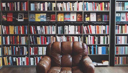 L’utopia al muro, in una storica libreria. Una open call per pensieri, tra editoria indipendente e libri d’artista L’utopia al muro, in una storica libreria. Una open call per pensieri, tra editoria indipendente e libri d’artista