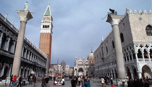 La “promozione” sì, ma non del turismo