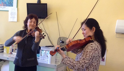 “Vitamine musicali” all’ospedale. Il Sant’Anna di Torino lancia una nuova iniziativa tra arte e salute, a base di sette note