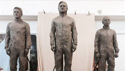Una statua per Assange