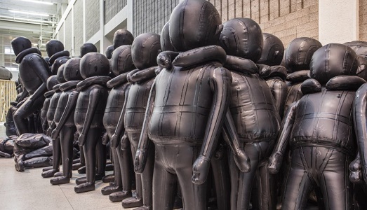 Ai Weiwei di nuovo in mostra: alla Galleria Nazionale di Praga un’installazione per parlare anche alla Repubblica Ceca, cieca sul tema dell’accoglienza Ai Weiwei di nuovo in mostra: alla Galleria Nazionale di Praga un’installazione per parlare anche alla Repubblica Ceca, cieca sul tema dell’accoglienza