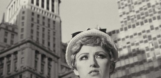 Cindy Sherman alla National Portrait Gallery di Londra Cindy Sherman in uno dei suoi Selfie