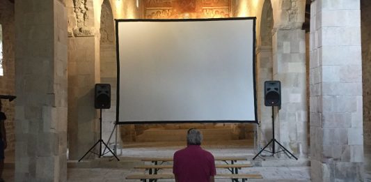 Strano Film Festival e i suoi cortometraggi legati alla terra sala proiezione strano film festival