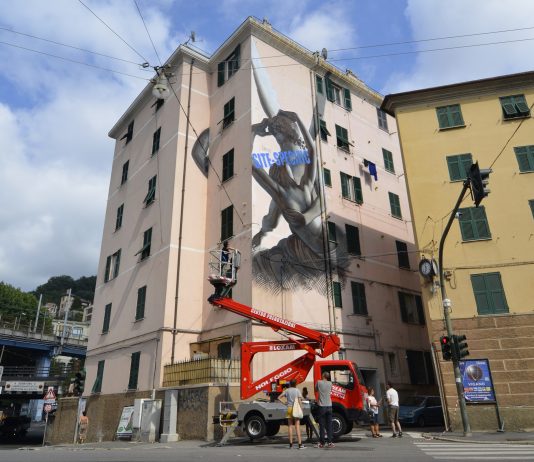 L’abbraccio di Ozmo per il quartiere colpito dal crollo del Ponte Morandi L'opera di Ozmo in ricordo del Ponte Morandi