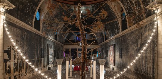 Uomo e natura, nella grande opera di Borondo a Bordeaux L'opera di Borondo a Bordeaux
