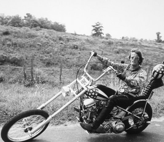 Morto a Los Angeles Peter Fonda, icona della controcultura americana Peter Fonda, morto ieri, in Easy Rider