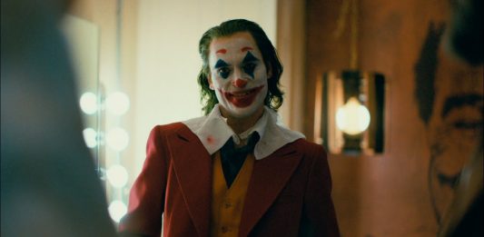Joaquin Phoenix è Joker. Il trailer del film di Todd Philips