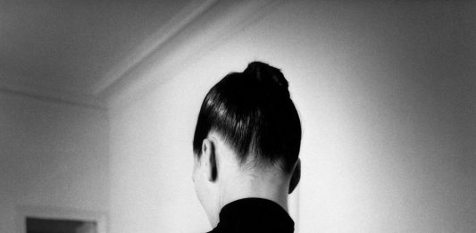 Un po’ di schiene di haute couture in una mostra a Parigi