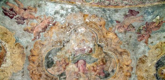 Distrutto un palazzo storico, per far posto a un condominio L'antico palazzo nobiliare distrutto per far spazio a un condominio