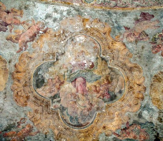 Distrutto un palazzo storico, per far posto a un condominio L'antico palazzo nobiliare distrutto per far spazio a un condominio