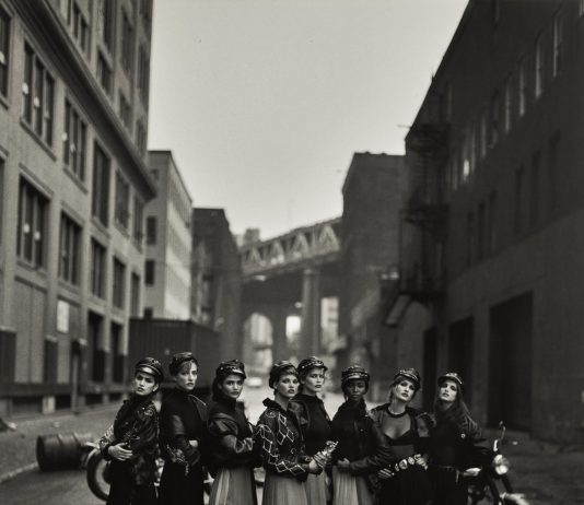 Le donne di Peter Lindbergh Cindy Crawford, Tatjana Patitz, Helena Christensen, Linda Evangelista, Claudia Schiffer, Naomi Campbell, Karen Mulder & Stephanie Seymour, for American Vogue, Brooklyn, New York, 1991