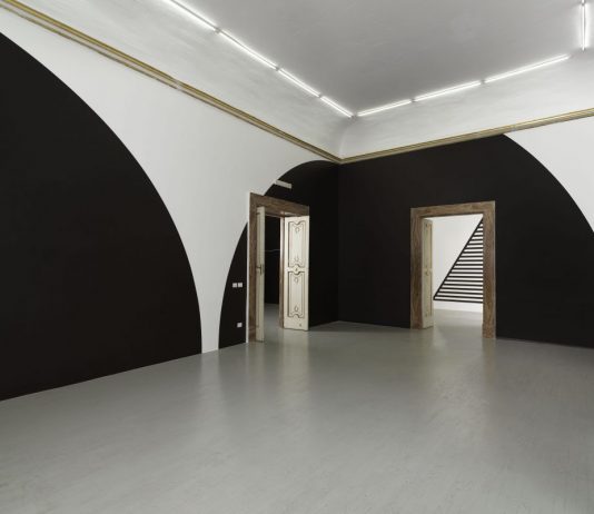 Sei Wall Drawings di Sol LeWitt alla Galleria Alfonso Artiaco, Napoli Sei Wall Drawings di Sol LeWitt alla galleria Alfonso Artiaco di Napoli.