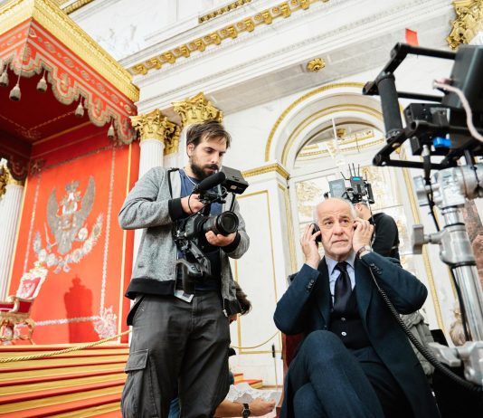 Toni Servillo racconta l’Ermitage. Il docu-film a ottobre, qui il trailer ERmitage