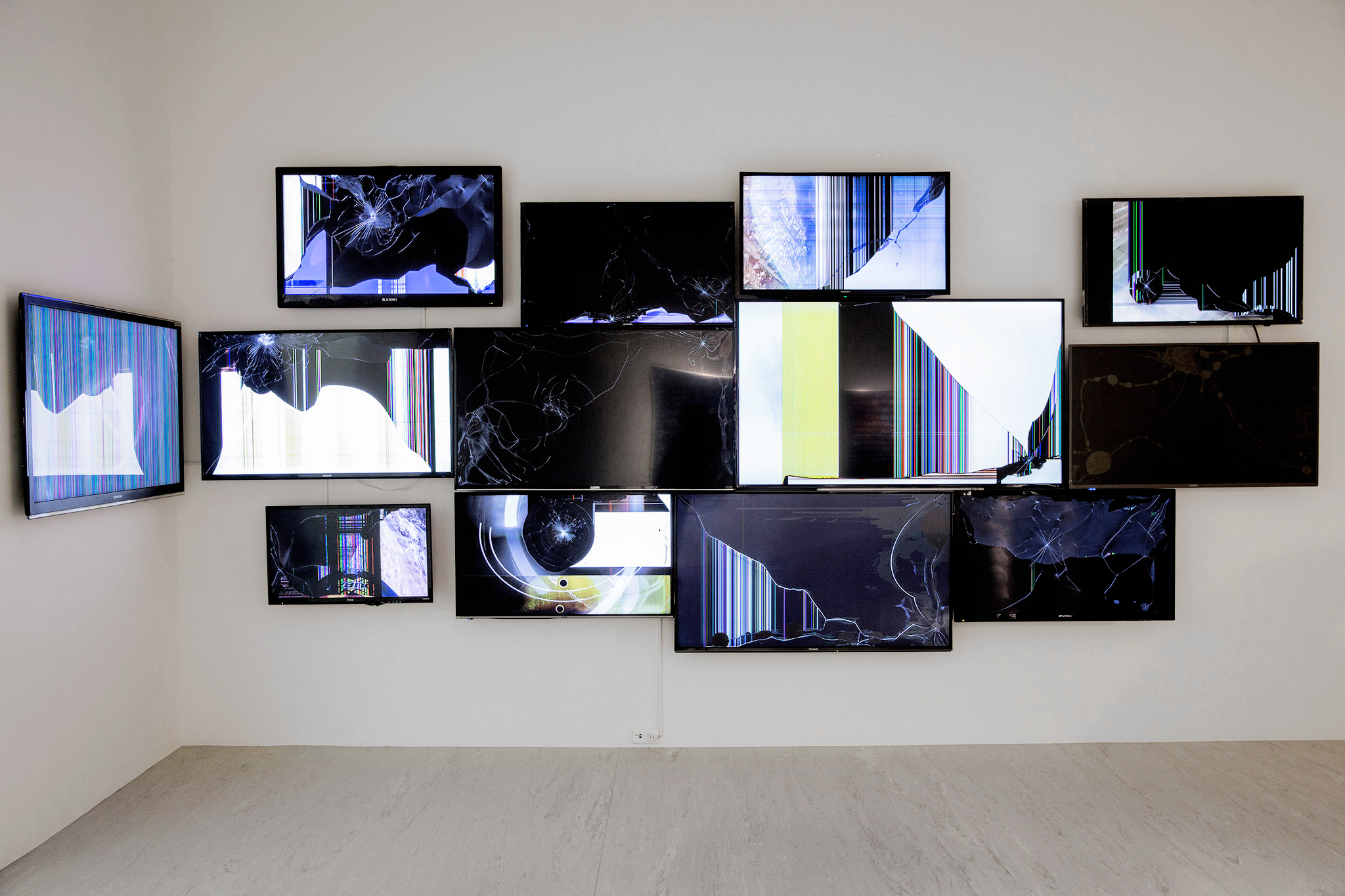 Hao Ni alla sua prima personale in Italia alla galleria T293 di Roma, con Joahua Miller