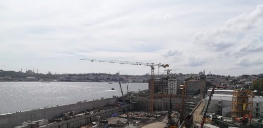 Biennale di Istanbul: up & down nel nuovo MSFAU, la sede principale MSFAU alla Biennale di Istanbul