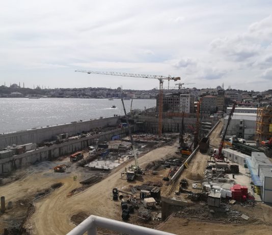 Biennale di Istanbul: up & down nel nuovo MSFAU, la sede principale MSFAU alla Biennale di Istanbul