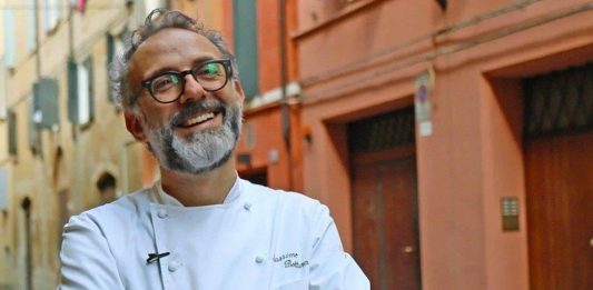 Lo chef Massimo Bottura curatore per un’asta di Sotheby’s Lo chef Massimo Bottura