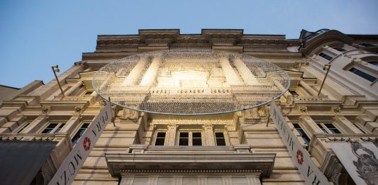 Biennale di Istanbul: il Settimo Continente arriva al Pera Müzesi Il Pera Muzesi, una delle sedi della Biennale di Istanbul