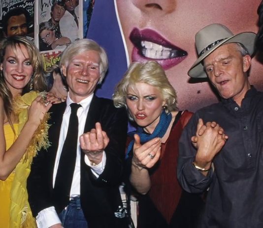 La scintillante storia dello Studio 54, in mostra al Brooklyn Museum Una fotografia dello Studio 54, in mostra al Brooklyn Museum