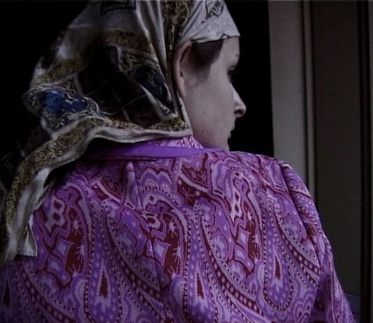 Kristina Inciuraite, Reflecting Women | AlbumArte Kristina Inčiūraitė, “Spinsters” (fermo video), 2003. Courtesy dell'artista