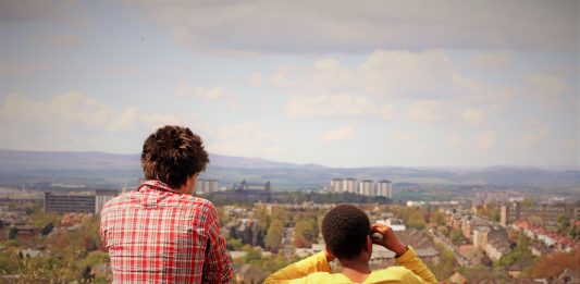 “Look Out”, al futuro e all’orizzione, da una terrazza della Bovisa Lookout credit Leonie Gasson