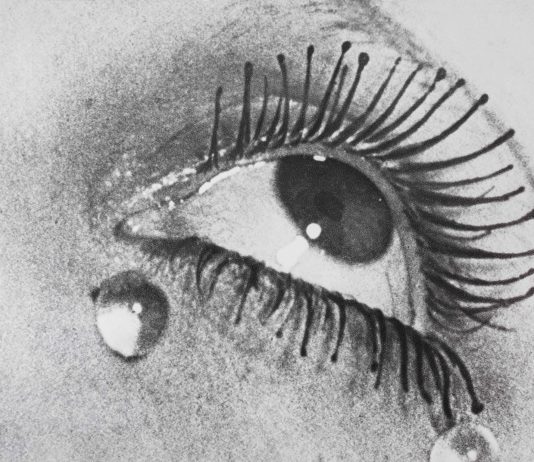 Man Ray e le sue donne Man Ray. Les larmes/Le lacrime, 1930-1932 (1976) cm 17.5 x 23 Collezione privata, Torino © Man Ray Trust by SIAE 2019 Photo by Renato Ghiazza.