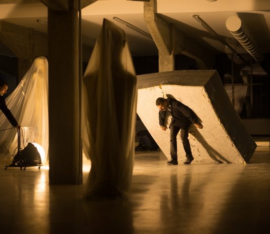 L’assurdo Sisifo di Dimitris Papaioannou alla Collezione Maramotti