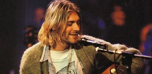 Kurt Cobain: 334mila dollari per il cardigan dell’MTV Unplugged Cobain MTV cardigan