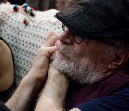 Enrico Ghezzi porta a Napoli Gli ultimi giorni dell’umanità Enrico Ghezzi alla presentazione degli Ultimi Giorni a Napoli