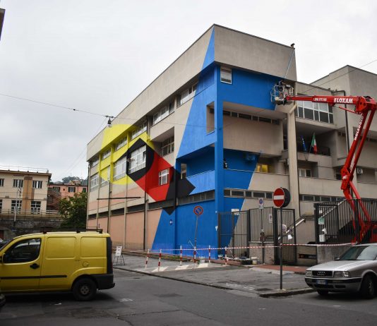 Genova si solleva cambiando punto di vista, con la street art di Greg Jager