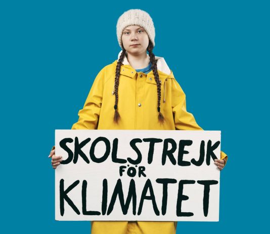 La scrittura dell’attivista Greta Thunberg diventa un font La giovane attivista per il clima Greta Thunberg, munita del cartello che segnala la sua protesta. Credits: AORTA