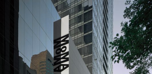 Il MoMA di New York si è rifatto il look. Pronti alla riapertura? Il MoMA di New York, così come ci siamo abituati a vederlo dall'esterno. L'interno si presenta con un aspetto tutto nuovo.