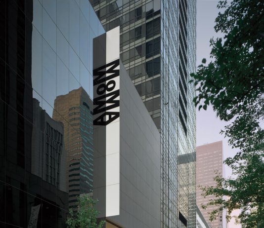 Il MoMA di New York si è rifatto il look. Pronti alla riapertura? Il MoMA di New York, così come ci siamo abituati a vederlo dall'esterno. L'interno si presenta con un aspetto tutto nuovo.