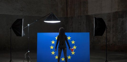 Agnese Purgatorio, Francesco Di Giovanni. Mondi Migliori | Maria Livia Brunelli Home Gallery Francesco Di Giovanni, The flag relocation