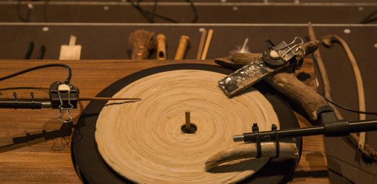 A Venezia, Palazzo Grassi si apre alle atmosfere sonore di Tarek Atoui