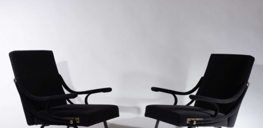 Artcurial propone il design italiano a Parigi. Intervista a Justine Despretz Igniazio Gardella, coppia di sedie "Digamma", 1957. (lot n. 49)