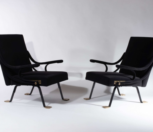 Artcurial propone il design italiano a Parigi. Intervista a Justine Despretz Igniazio Gardella, coppia di sedie "Digamma", 1957. (lot n. 49)