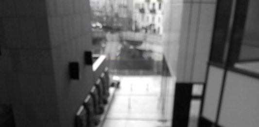 Il volto de “Gli Italiani” nelle foto di Massimo Baldini Strada – Milano (Courtesy: Massimo Baldini / Il Mulino)