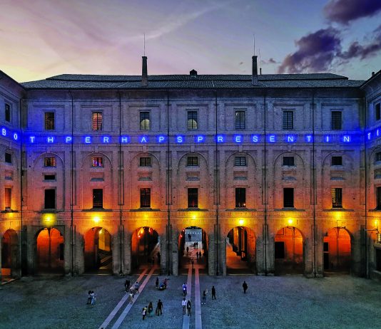 Maurizio Nannucci alla Pilotta di Parma: la sua più grande opera permanente in Italia Nannucci Parma