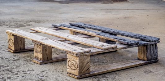 A Varese le sculture di Valeria Vaccaro, tra legno apparente e marmo Valeria Vaccaro Varese