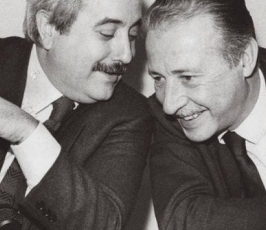 Il valore delle “non opere d’arte”: il caso della fotografia di Falcone e Borsellino Falcone e Borsellino Tony Gentile