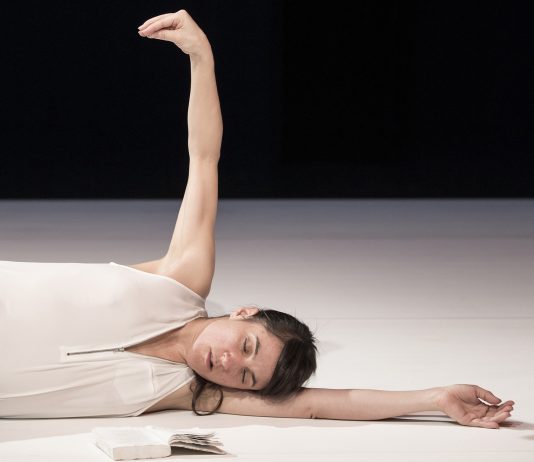 Voci e corpi di Yasmine Hugonnet, in una dimora storica di Bologna